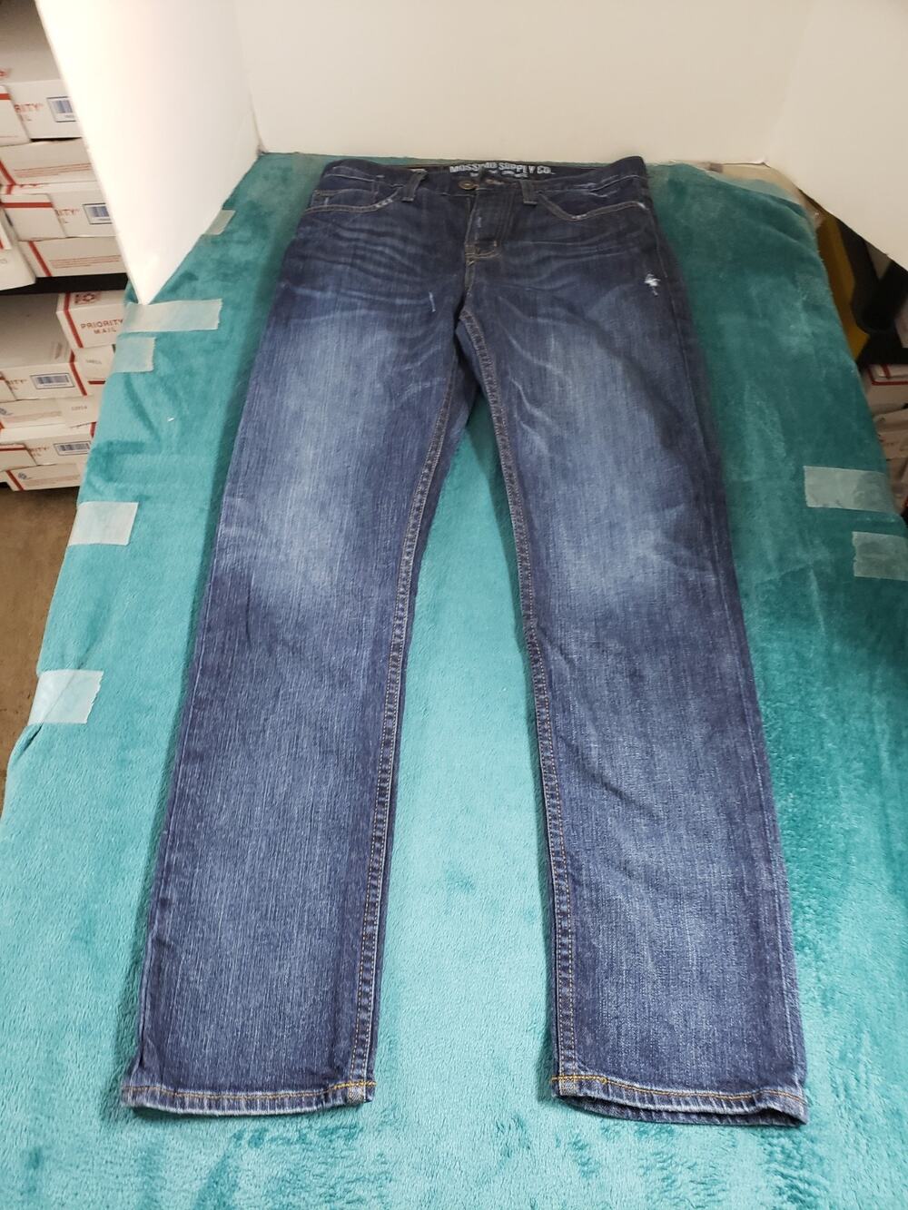 Mossimo Jeans Size 28x30 Mens Blue Stretch Pants Denim Mid Rise Slim Straight